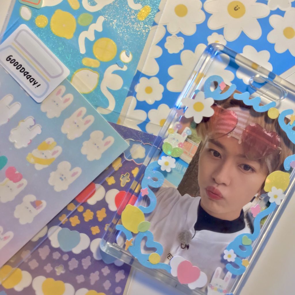 Byun_aom65's tweet image. ได้ของแล้วนะค้าา สติ๊กเกอร์น่ารักมากๆๆๆเลยค่ะ😘🤍 #mkgoodsrv #letsplayGOOODgoods @gooo_d_aaay