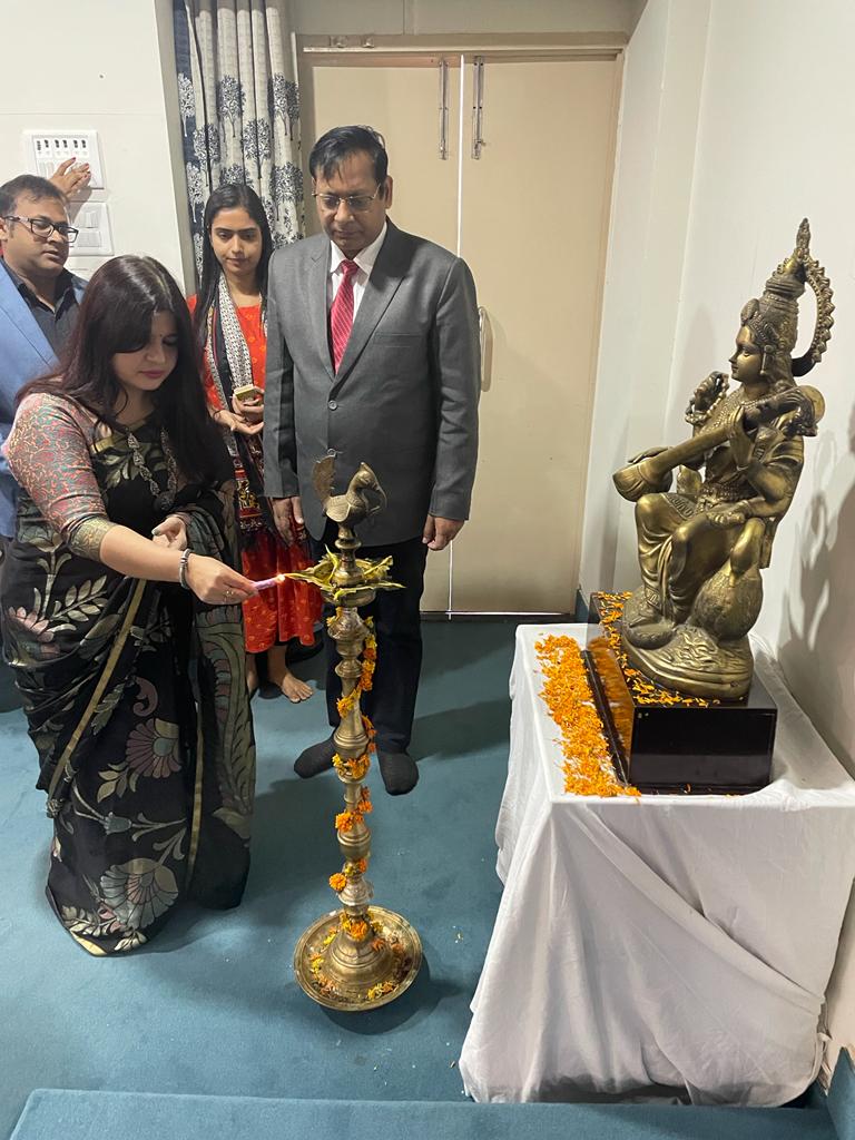 GNIOTCollege's tweet photo. GIPS presented an expert lecture on "Attitude is Everything. Change Your Attitude, Change Your Life" on 13 October 2021 for https://t.co/EM7MYs07Pa students. #GNIOT #GIPS #GIPSGreaterNoida #GreaterNoida #GIPSCollege #GIPSInstitute #ExpertLecture #Lecture https://t.co/5BKv8hrMZx
