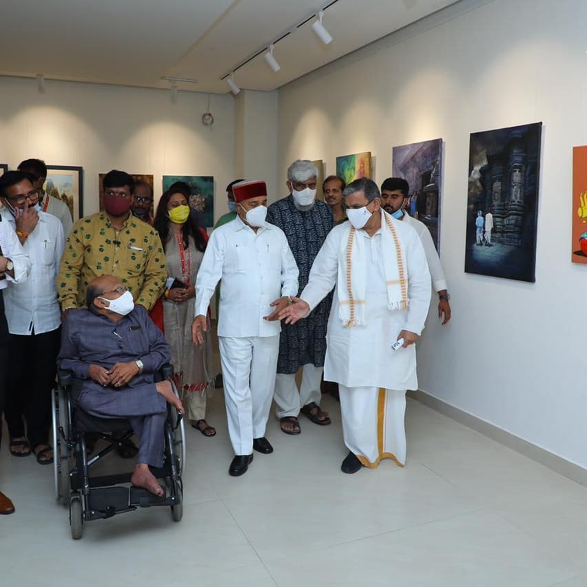 C2CVoice's tweet photo. YUVA PATHA stands inaugurated in the presence of Honrable Governor of Karnataka Shri Thawar Chand Gehlot, Shri Dattatreya Hosabale, Dr. Mohan Maghnani ;Prof. M. K. Sridhar; Shri Nagaraj Reddy and Kum. Nidhi Tripathi.
#AmritMahotsavBuilding
#YuvaPatha https://t.co/xW5Y6MIx7B