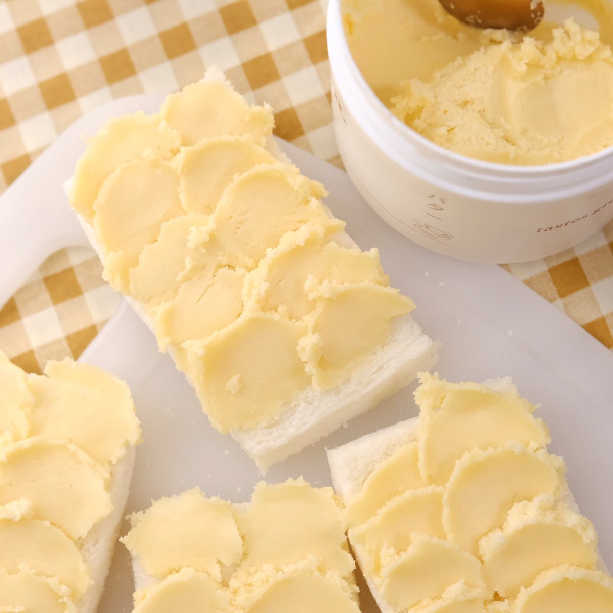 fatkidzblue's tweet image. ไม่ต้องปงต้องไปมันแล้วคาเฟ่!!! una.butter อร่อยแม้กกก✨💖 เนยทาหนมปัง เนยเค้าผสมมาแล้ว แค่ทาบนหนมปัง ใส่หม้อทอด 2-4 นาที หอมฟุ้งไปทั้งบ้าน!!! เนยฟูๆ หอมๆ มันๆ หวานนิดเดียว สุดยอดไปเล้ยย 😭 ชอบอบให้น้ำตาลหน่อยมันจะหน้ากรอบ ข้างในนุ่มๆ ฟินแม้กกกก