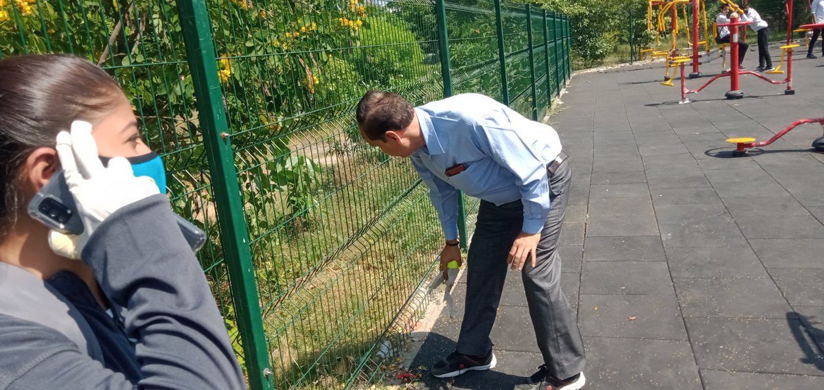 nssjhansi's tweet photo. रासेयो @NSSRDLucknow निदेशक डॉ अशोक कुमार श्रोती, समन्वयक @nssjhansi  स्वयंसेवकों के साथ #cleanइंडिया के तहत कैमासीन मंदिर में स्वच्छता अभियान चलाया https://t.co/jhXQ5VhXZB
