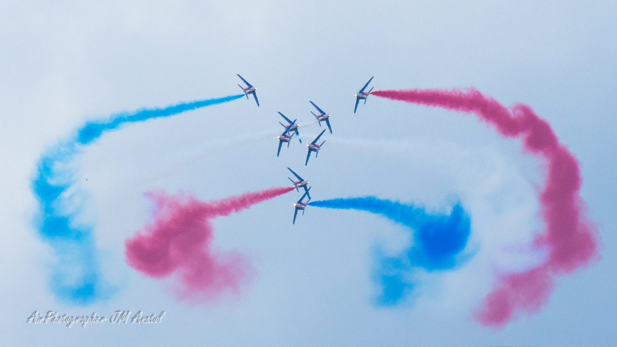 jmanatol's tweet photo. #BuenosDias
#Bonjour
#Jueves
Ya sólo faltan 2 días para volver a ver a la @PAFofficiel de @Armee_de_lair en #SaintJeanLuz
Además de a @Rafale_Display @EVAAofficiel y #A400mdisplay entre otros
#GanasDeExhibiciones📷✈️🚁 https://t.co/LDn1RHNJbh