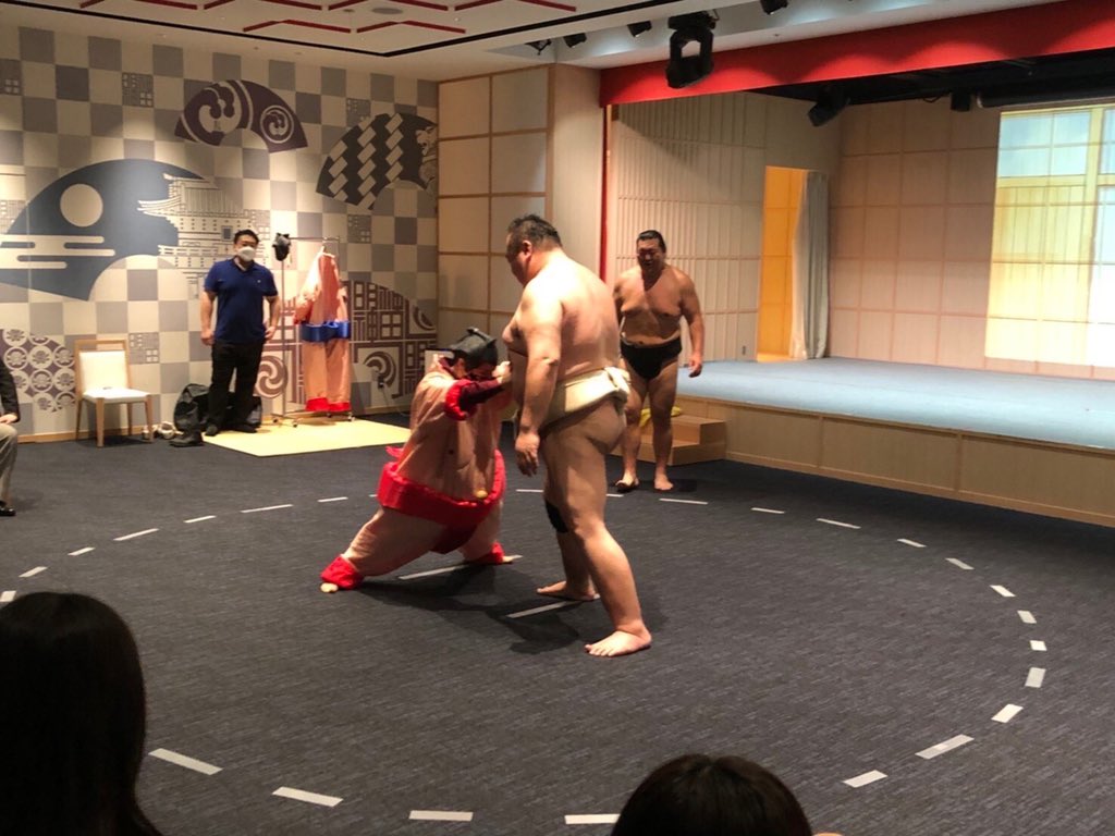 お相撲さんドットコム Sumoexperience Com 先日 神田明神文化交流館のedocco Studioで久しぶりのフルバージョンで相撲デモンストレーションを行いました 楽しく 時には真剣に とても新鮮な気持ちでした この機会をいただけて感謝です ありがとうご