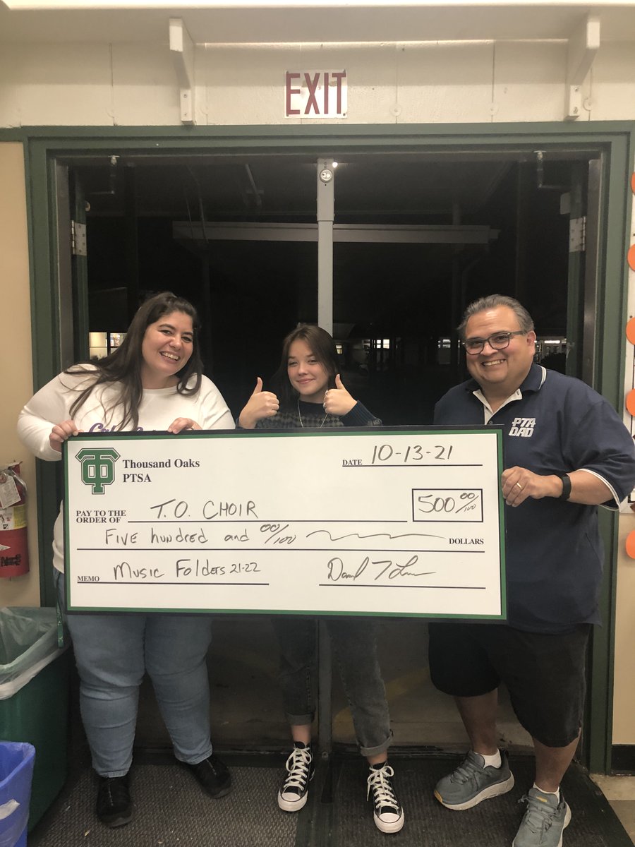 TOHS PTSA handing more grant's out to our great teacher's. This is helping students. Please consider joining the Thousand Oaks PTSA. #bleedgreen <a href="/TOChoirUpdates/">Thousand Oaks Updates! (Not an official account)</a> <a href="/ThousandOaksHS/">Thousand Oaks HS</a> <a href="/TOHS_ASB/">TOHS ASB</a> <a href="/tohsthelancer/">The Lancer Newspaper</a> <a href="/TOAcornNews/">Thousand Oaks Acorn</a>