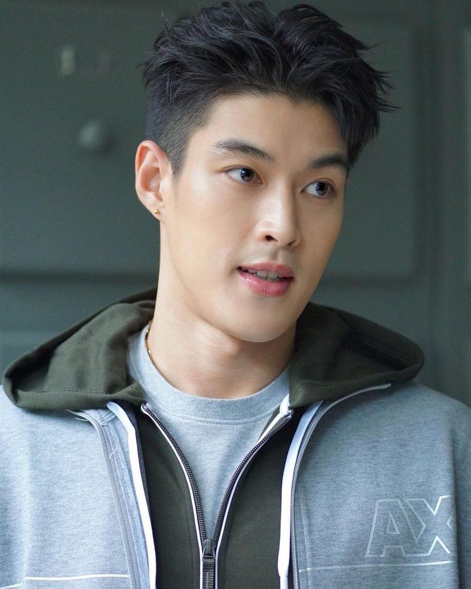 kratinggfanpage's tweet photo. KratinggFanPage - 14102021
IG : @kissmodels
ARMANI EXCHANGE
@club21thailand
Model : Krating
Agency : Kissmodels
Make up : suteema.mama
Hair : prieo
#ch3hd #ch3 #ch3thailand #club21thailand #kissmodels #kissmodelsbkk #กระทิงขุนณรงค์ #kratingg #KratinggFanPage https://t.co/wluI5rImnb