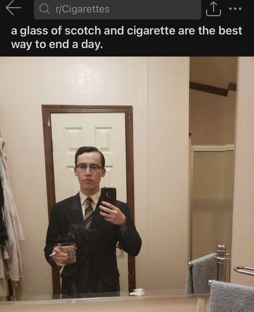 amustycow's tweet photo. stop tagging me in this he literally doesn’t even look like me https://t.co/lKBHijqwY7