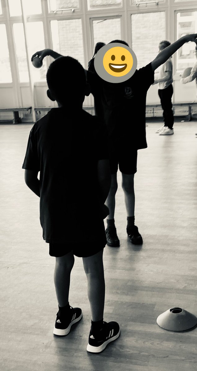 #realPE #sussexschools 
Checkout the November news letter from Active Sussex for more information on realPE and the impact it could have in your school . Well done to the children for their "grit" in trying #FUNS no 12 An agility challenge