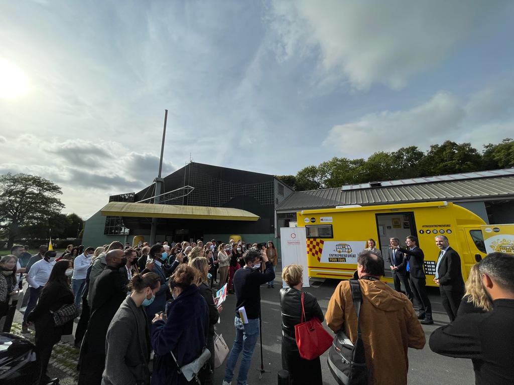 Tout le monde peut être #entrepreneur. Osez vos rêves quoi qu'on vous dise. #EntrepreneuriatPourTous c'est 18 dates depuis lundi à #Caen et jusqu'au 14/12 à #Paris pour accompagner vers la #création &amp; l'#entrepreneuriat dans les quartiers prioritaires➡️tournee-entrepreneuriat-pour-tous.fr