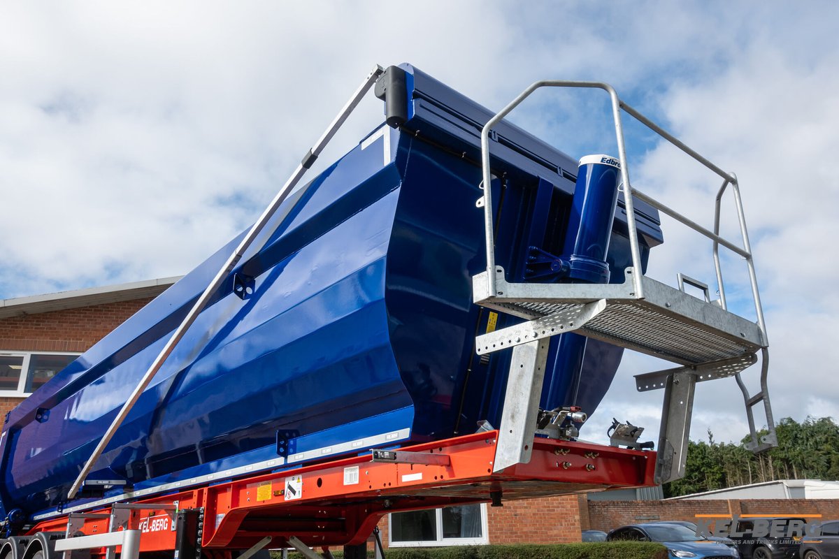 Kel_Berg's tweet photo. Have a look at Collier Hualge Ltd's new Kel-Berg T100S aggregate tipping trailer. Collier specialises in haulage, quarrying, and recycling.
Thanks to Duncan for continually working with Kel-Berg, we appreciate all your business.
#aggregates #kelberg #edbro #jost #construction https://t.co/JgeVd9Xl9e