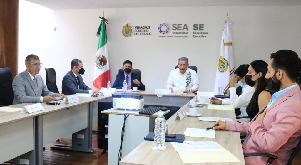 SESEAVOficial's tweet photo. #SabíasQue para fortalecer la #anticorrupción y transparencia @CPCVeracruz, Órganos Internos de Control de Organismos Autónomos, @SESEAVOficial y @ElColVer invitan a estudiantes a participar en el Certamen de Oratoria “Hablemos del Combate a la Corrupción”
https://t.co/yTZPRBDWMV https://t.co/CCXBIJGLRp