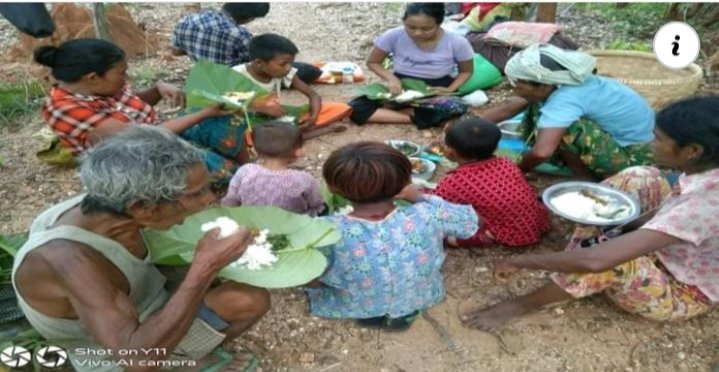 pzl_jourlm's tweet photo. Since the constant clashes of SAC &amp; PDF defenders were occured in #Sagaing region, over 70000 refugees are facing shortages of food &amp; lack of health care. Even they badly suffered from third wave of #COVID19, SAC cut off the transport of food &amp; medical supplies.

#Oct14Coup https://t.co/cD6O67iLzX