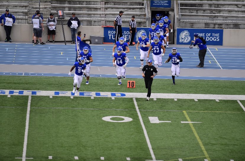 After a great call with <a href="/WillieCashmore/">Willie Cashmore</a> I’m excited to announce I’ve received my second Division one offer to Drake University💙🐶‼️ @KirkWherritt <a href="/DrakeBulldogsFB/">Drake Football</a> @DrakeCoachSmith <a href="/CoachBloss/">John Bloss</a> <a href="/tstepsis/">Todd Stepsis</a> @coachsflynn <a href="/CoachMort57/">Matt Moriarty</a> <a href="/LakersFootball1/">Lakers Football</a>