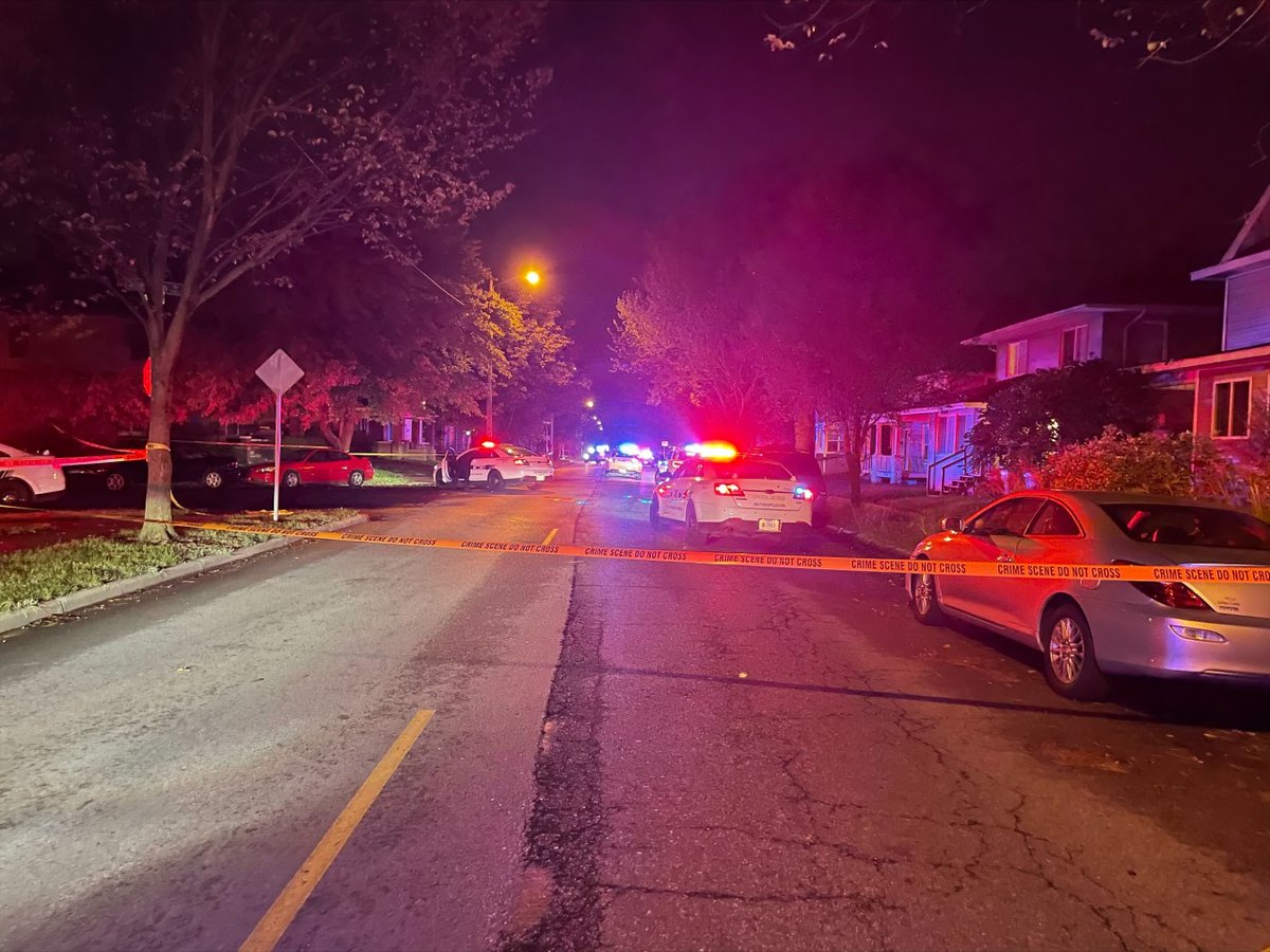 TerryMcFadden's tweet photo. #BreakingNews Metro Homicide called to shooting on 1038 Yukon in South Bend. It happened just before 10 pm. We have a crew on the scene. More details on @wndu at 11. https://t.co/Zo1xQ42WeV
