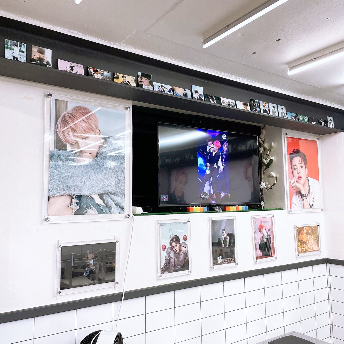 shoopcafe's tweet photo. #슈웁 #JIMINDAY #종료
#감사합니다 #또만나요 

방탄소년단 지민 님의 생일을
축하하기위한 생일카페가
정리되었습니다🥲

기간동안 찾아주신 아미분들
감사하다는 말씀드리며
다시만날때까지
행복하세요오오오😆 https://t.co/Fx3IVePbVQ