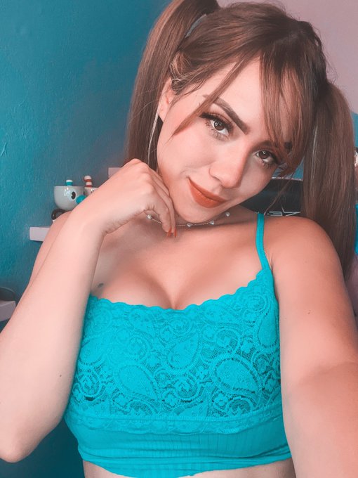 Hey chiquititos 🦋 https://t.co/Mij6UNlIWJ https://t.co/SEEO3MVHNt