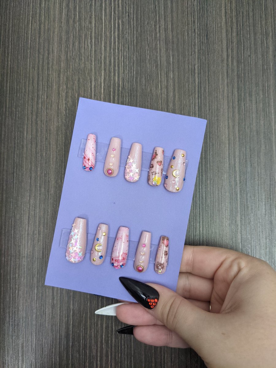 QueerClaws's tweet photo. @frogswinning Hello! My name is Michaela. I make press on nails!!! Link in the bio https://t.co/NIZpUCQFN4