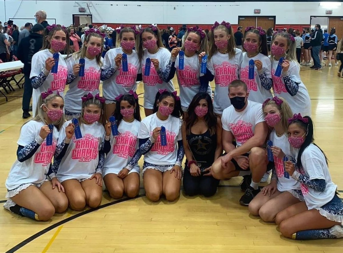 Thomas Titan Cheer tweet media