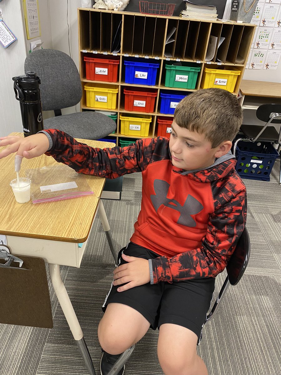 NatDJohnson's tweet photo. Doesn’t matter what grade I teach…when it comes to learning about matter, it’s always fun to play with goop!! Is it a solid or a liquid? 🤔
#KCErocks #ScienceFun
@WildKatNation1 @KCEprincipal https://t.co/c9K3nmTGYf