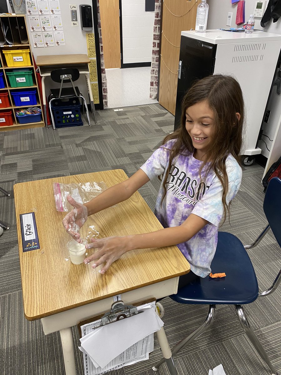 NatDJohnson's tweet photo. Doesn’t matter what grade I teach…when it comes to learning about matter, it’s always fun to play with goop!! Is it a solid or a liquid? 🤔
#KCErocks #ScienceFun
@WildKatNation1 @KCEprincipal https://t.co/c9K3nmTGYf