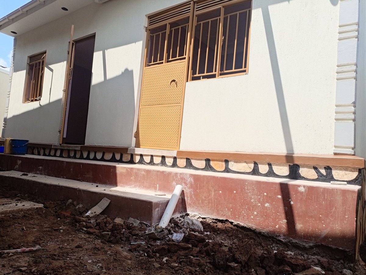 charityglosh's tweet photo. #charity New look for the house,thank you for all that made this happen,your our heros @JosephIsTheFox ,@foundation_ark ,#ADACO,and all others haven't talked about your such heros looking forward to getting atruck and moving in. https://t.co/LYNPZIV2fk