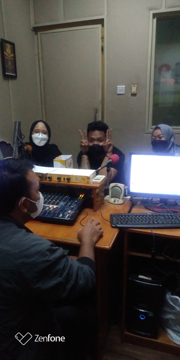 RDI_Semarang's tweet photo. Serunya Ngobrol Bareng @intrajahe jelang "Virtual Cycling Gingeride 37th"
Dalam Rangka HUT Intrafood ke 37
Ayo buruan banyak hadiahnya lho
Yang mau daftar sekarang ada discount
dan langsung dapat bonusnya
#intrafood
#jahemerah
#virtualcycling https://t.co/ombvNWUKTz