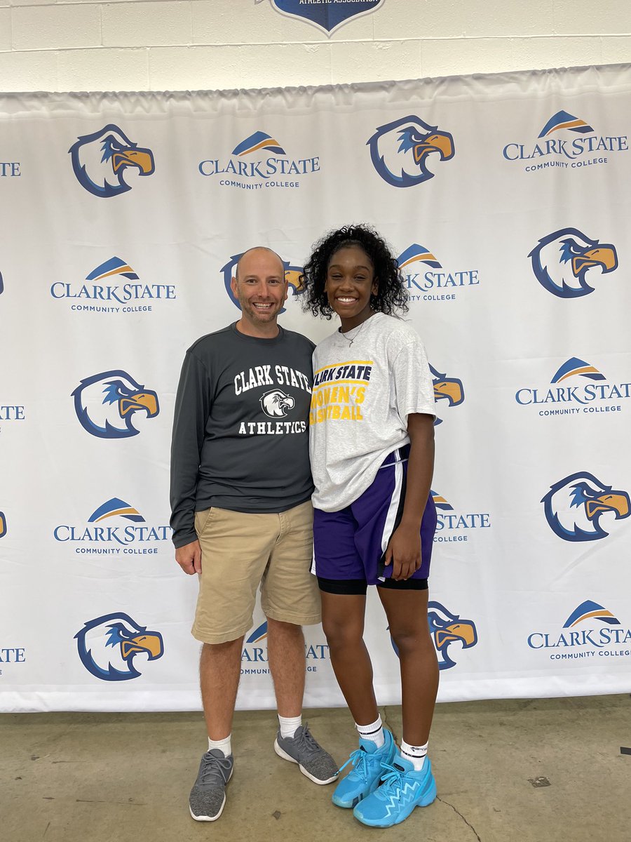 BellardTrinity's tweet photo. @coachsteinke I appreciate this coach and the great family atmosphere he creates for his players so much. I am glad to say I got an offer from @clarkstate and expect nothing but good things from their team this year. https://t.co/RGl1rLMIGt