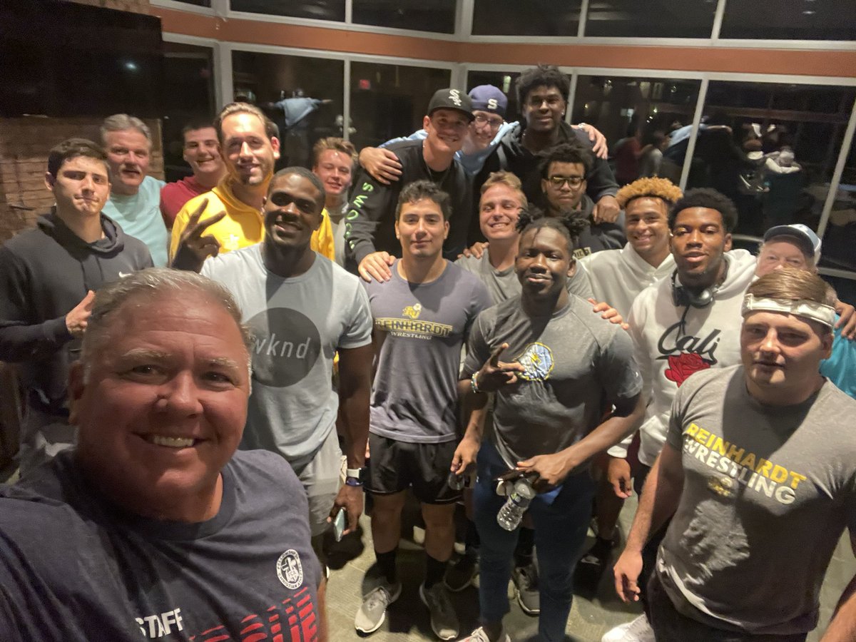 billqueenfca's tweet photo. Amazing group of young men!!  My favorite night of the week!  @fcareinhardt #Huddle #Family #accountability #brotherhood #FCA https://t.co/d3PmHct9qm