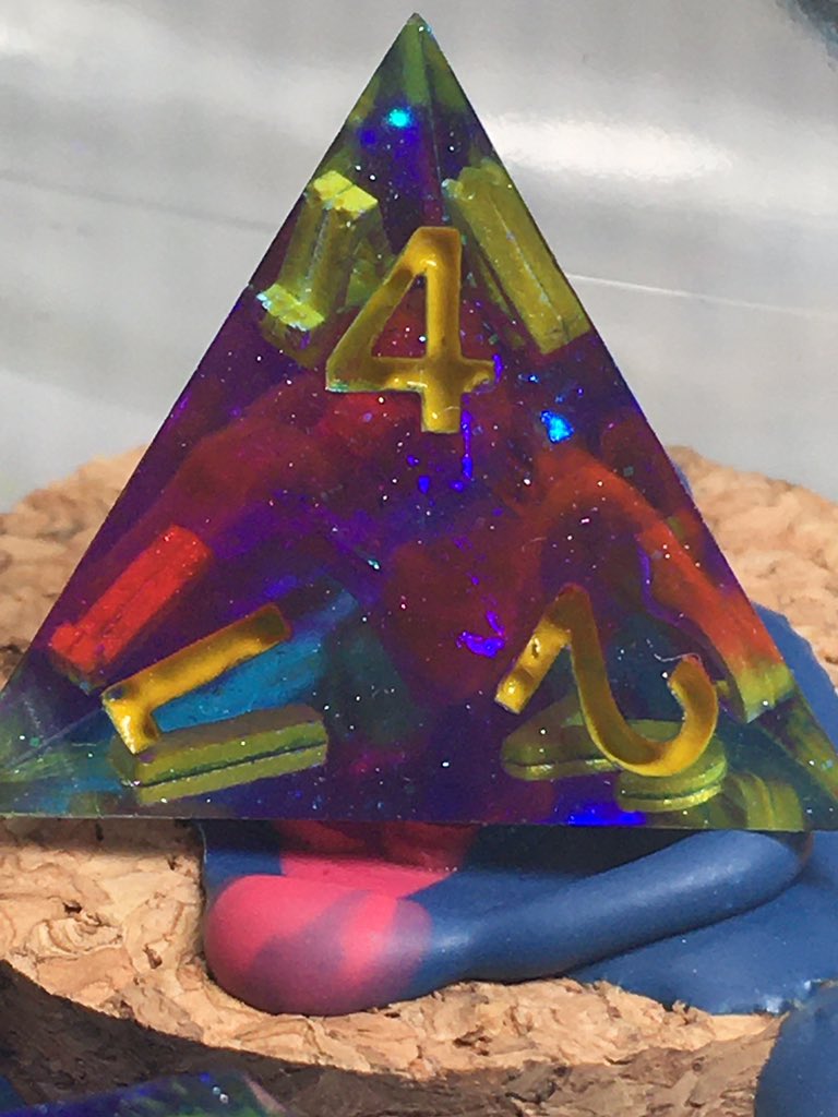 LetoAnimas's tweet photo. More sets! I’ve got a shelf not so slowly filling up with all the sets I’ve been making. Here’s Vaporwave, Magical Reagents and Faux Sea Glass. #dice #handmadedice #dnd #resin #clickclacks https://t.co/jFHWJRZiFl
