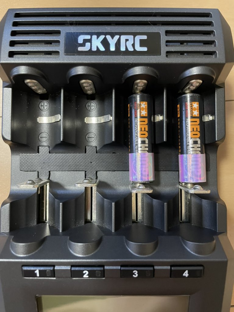 011Inhabi's tweet photo. なるる棒
ハイテック X4アドバンスPRO
SKYRC MC3000用治具

※写真①装着例

有難い事に使ってくれてる方からも便利と言って頂けてます😊 https://t.co/3YSsfrhU1E