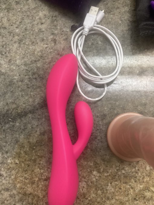 What should I play with for my next video https://t.co/ELh5m2tt1v
