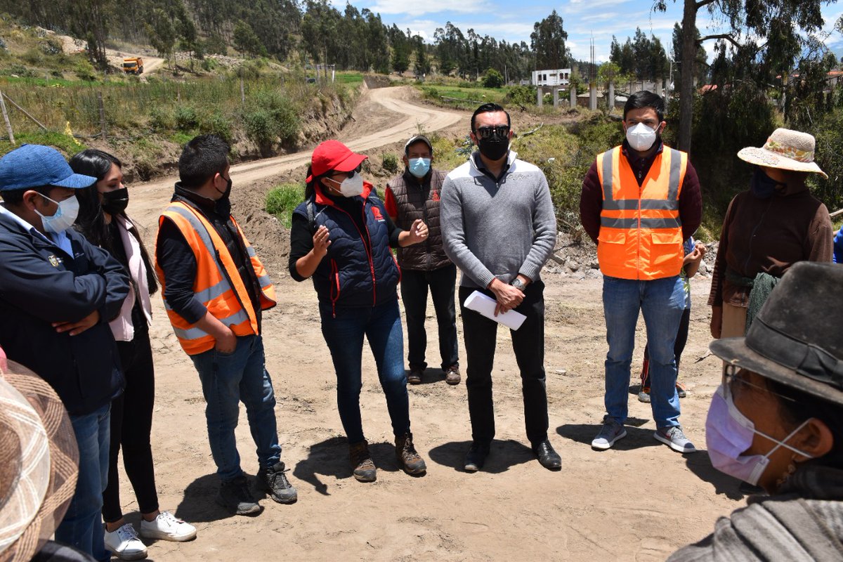 MuniRiobamba's tweet photo. A través de nuestra Unidad de Desarrollo Rural Integral #UDRI, trabajamos en varios proyectos que están encaminados al mejoramiento de las condiciones de vida de los habitantes de las 11 parroquias rurales del Cantón.
#ObrasRiobamba https://t.co/9JW8pyf0yj