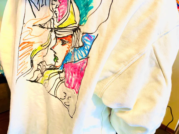 さやが普通に、ドッキリで直接背中に描いた時の服を着てる… 
