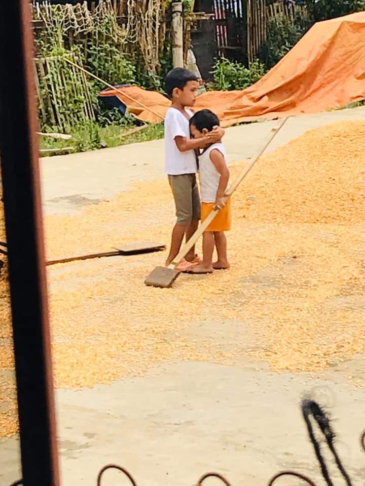 DonatoDraven's tweet photo. Million children live in extreme poverty. When families don't have enough money they cannot invest in their children such as buy food or clothes!🥺 @AxieInfinity
@Jihoz_Axie @djsamwithers https://t.co/V9tFgg7ped