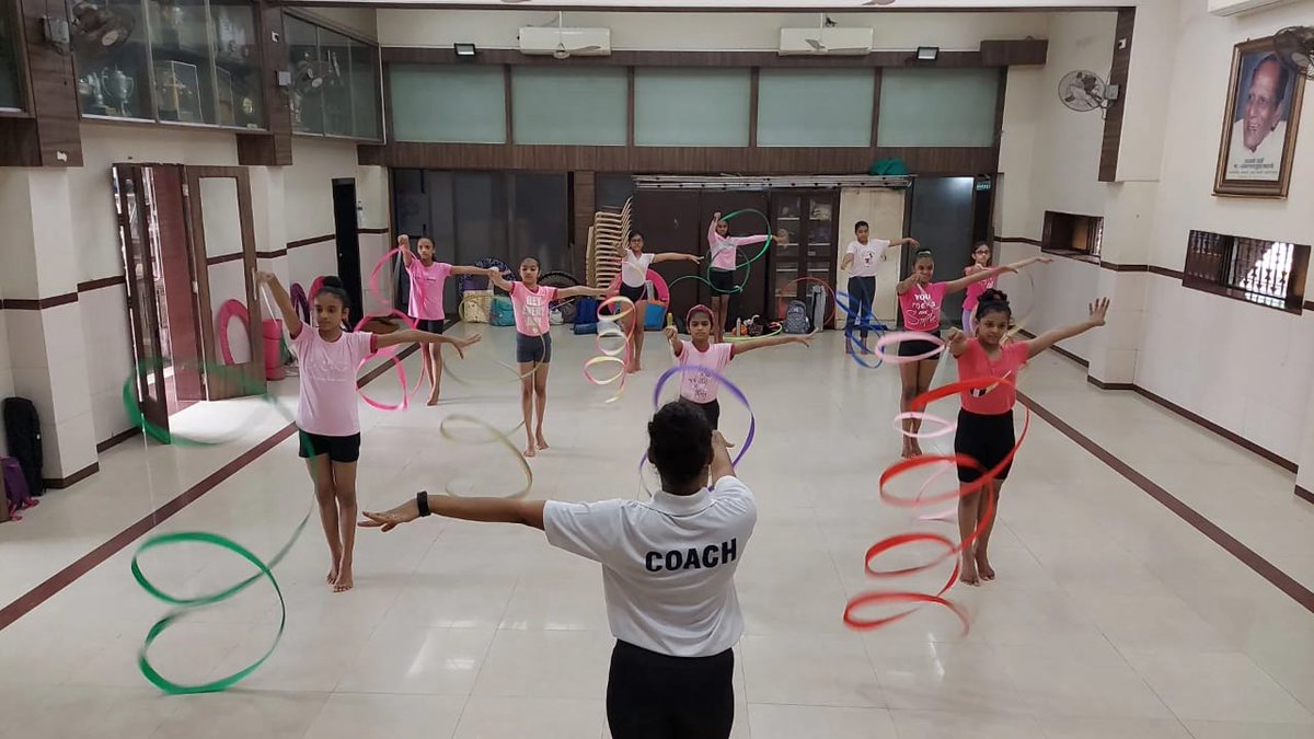 PremierRhythmic's tweet photo. Day 8 - Colour Pink ft. Under 8/10/12 advanced batches with Coach Aditee and Coach Janhavi π From exercises to choreography, these kiddos enjoy every moment of their training. Oh and we love pink! Celebrating #navratri colours with the PRGA Batches. #PremierRhythmic https://t.co/54vB6jHJd6