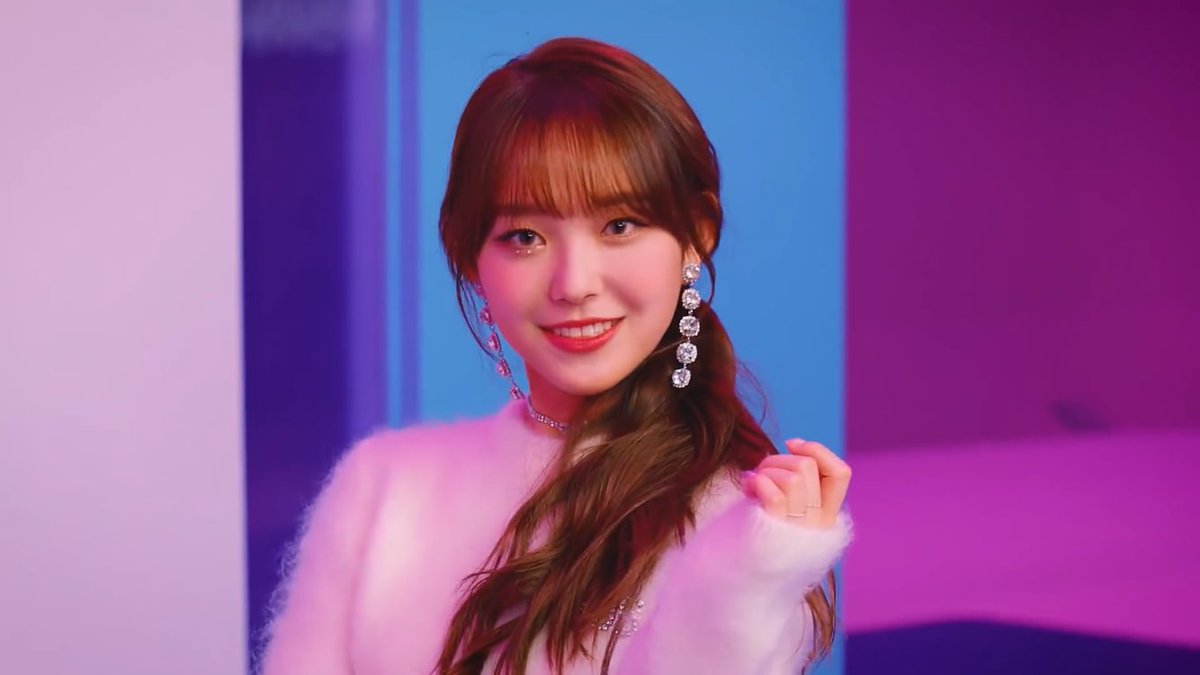 yujeongsource's tweet photo. yujeong in VIVACE

#LIGHTSUM #라잇썸 #YUJEONG #유정 https://t.co/BpiKwfR0EG