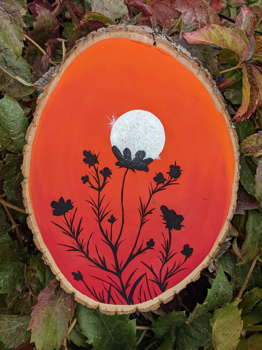 GinaMacabre's tweet photo. La Luna Flora #art #painting #flora #moon #witchyvibes https://t.co/5bfJ8HdwT3