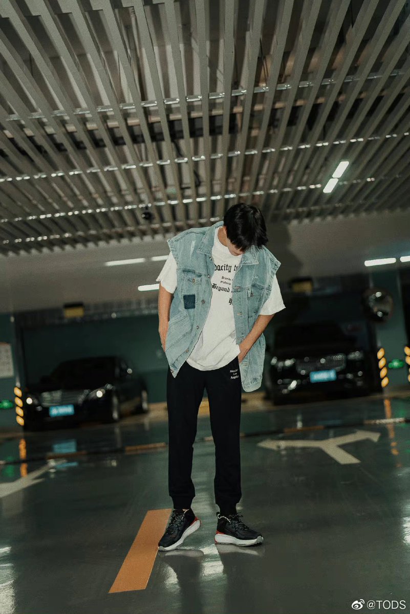 GanWangxingTH's tweet photo. [🌠] ——— TODS weibo
2021.10.14🔭

TODS มาอัปเดตรูปกานวั่งซิงส่วมใส่รองเท้าผ้าใบสำหรับช่วงฤดูใบไม้ร่วงและฤดูหนาว

ทุกคนสามารถไปคอมเมนต์ + รีโพสได้นะคะ https://t.co/8JA9YZl3ic

#GanWangxing 
#กานวั่งซิง 
#甘望星 https://t.co/kXibuCXiaK