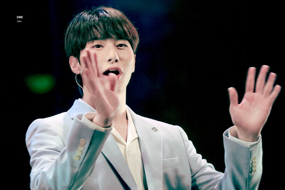 chic__95's tweet photo. 211013 사랑했어요 커튼콜 HQ

인사도 이렇게 귀엽게 하는 너는 정말😇

#승식 #강승식 #SEUNGSIK
#빅톤 #VICTON #사랑했어요 #기철 https://t.co/eEWt5UVgET