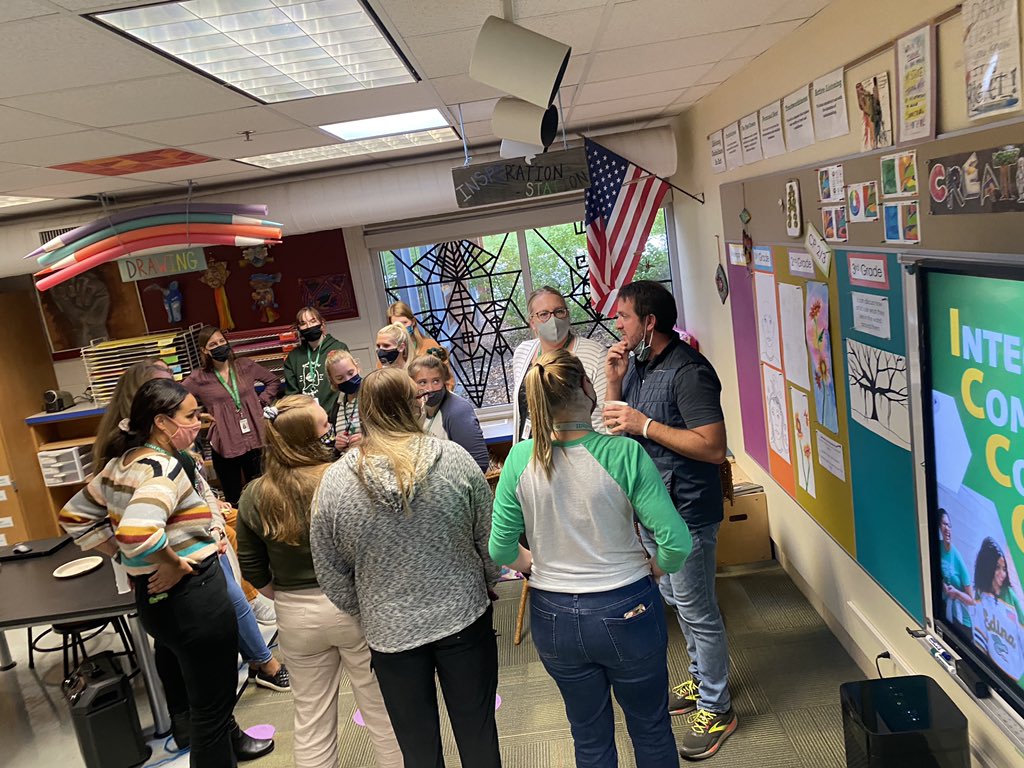 DrStacieStanley's tweet photo. High Energy at @Highlands_ELEM as we discussed our @edinaschools mission, vision, core values &amp; core beliefs!  #DefiningExcellence #Coherence https://t.co/Uls5iorigD