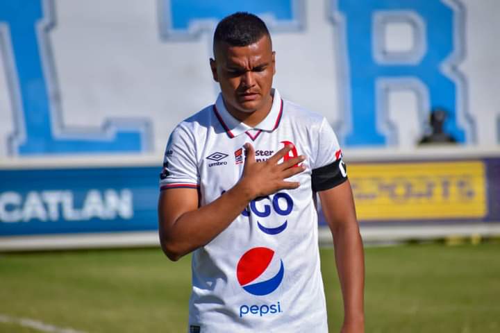ZFasista's tweet photo. Decime como llevas a Mario Jacobo estando estos 3 animales disponibles, decimelo por favor https://t.co/cmGjjrQ7vm