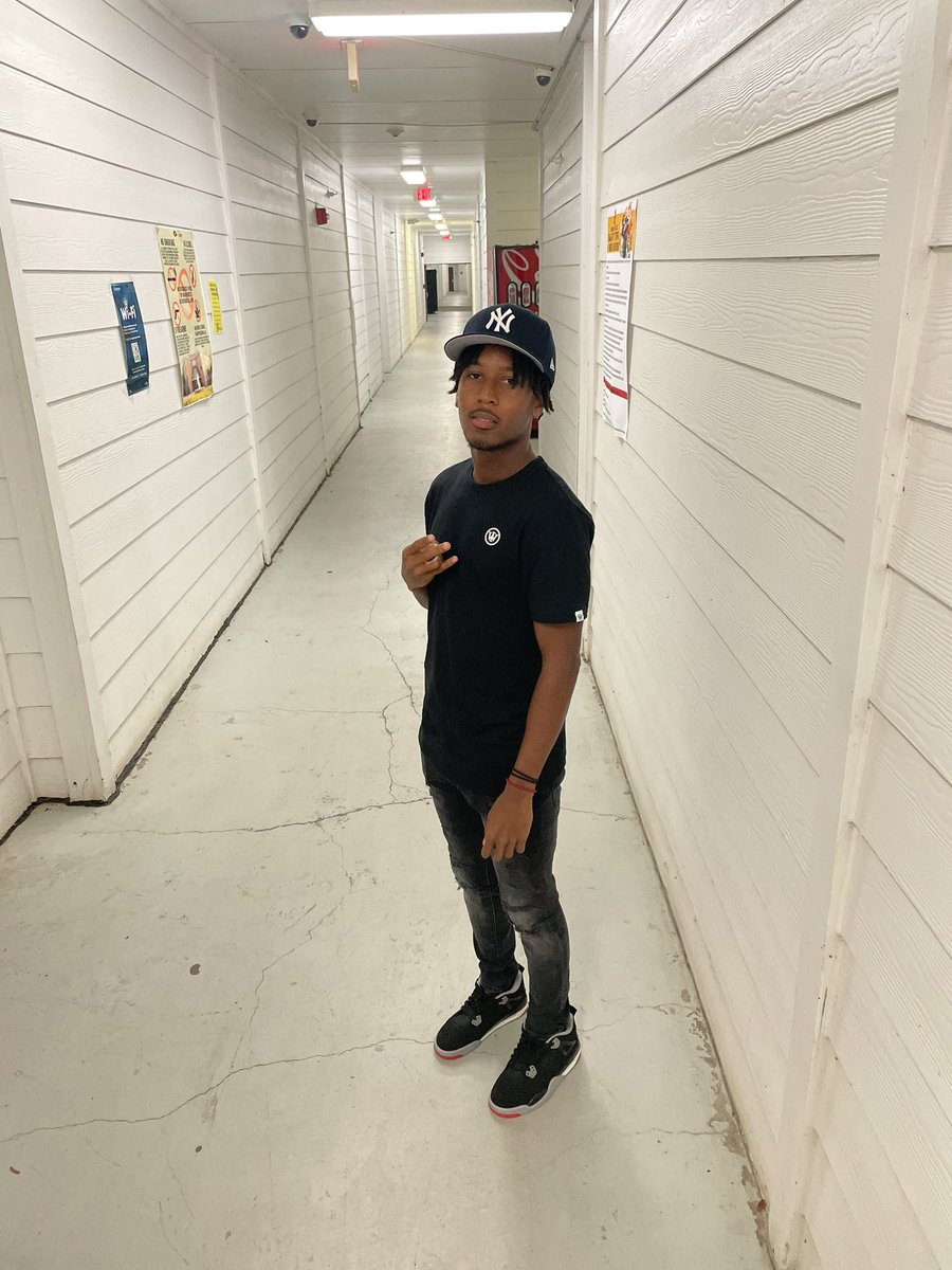 OmarSoOfficial_'s tweet photo. “you think its cool to post yo nudes girl i know you not my OnlyFan” - #backendchild https://t.co/mxSqjbev6h