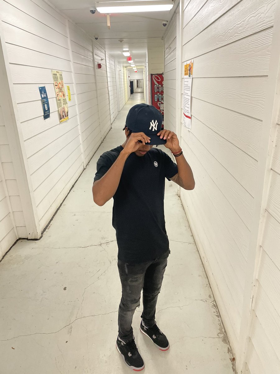 OmarSoOfficial_'s tweet photo. “you think its cool to post yo nudes girl i know you not my OnlyFan” - #backendchild https://t.co/mxSqjbev6h