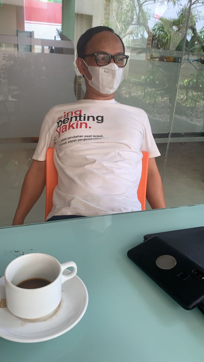 Bangga banget kaosku diagem karo intelektual organik <a href="/paringwaluyo/">Paring Waluyo</a>. Aku botjahmu, Pak! *salim*