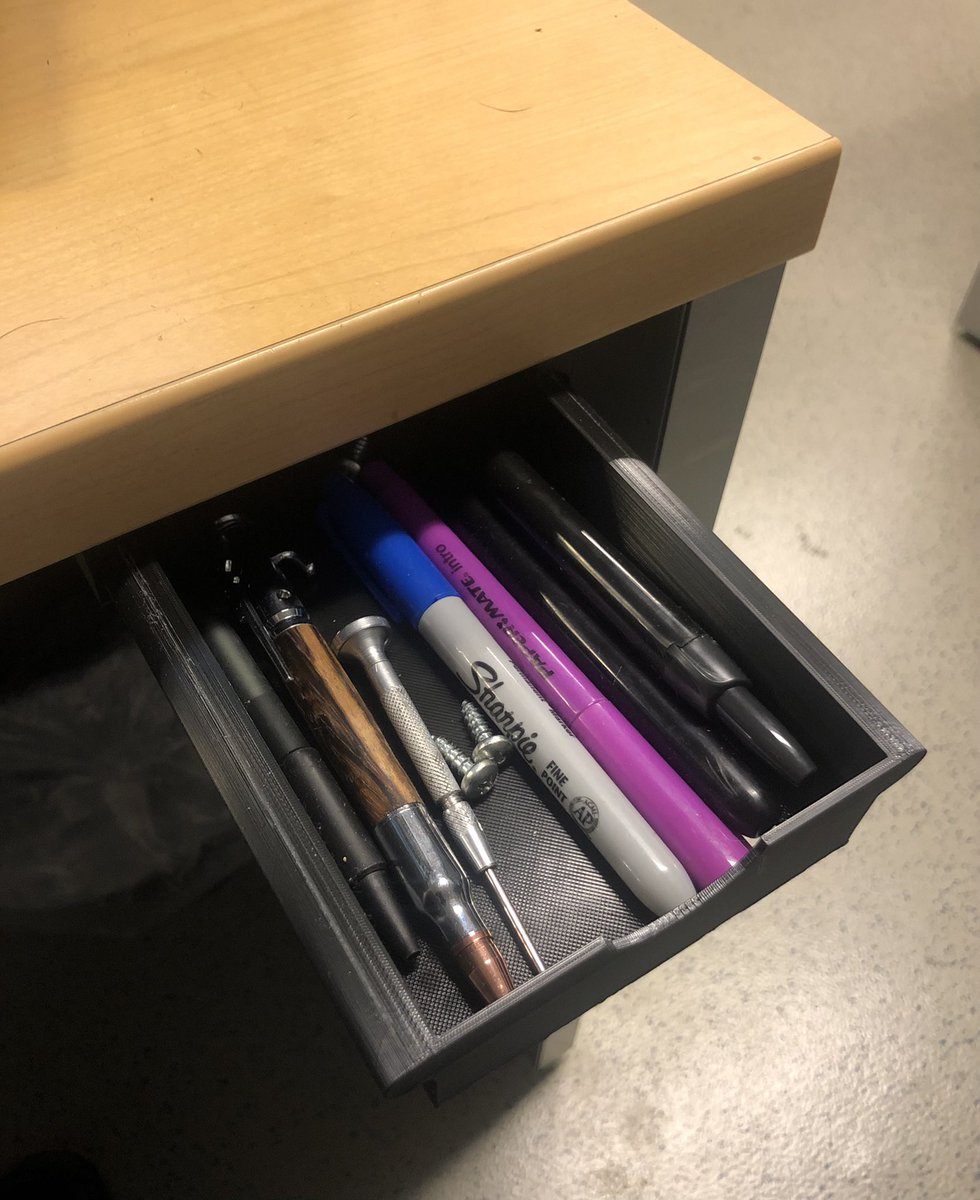 AlaskaRasPi's tweet photo. Needed a place to put my pens at work since the new desks don’t seem to hav drawers. Designed them on @tinkercad and printed it on my @snapmaker 350. https://t.co/heO4dQ0UUK