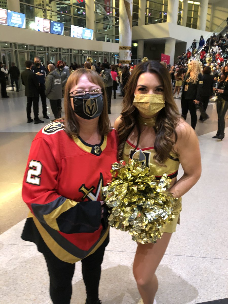 wyn_o's tweet photo. A pic with my favorite Viva! She works so hard to entertain the fans and to make The Fortress a special place. And she’s #VegasBorn of course. 🤩🤩🤩
#VGKCast #VegasVivas https://t.co/5Pu0ROO2jN