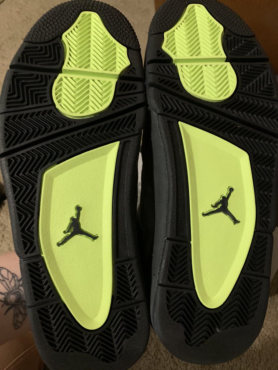 StreetWise_CC's tweet photo. Jordan 4 Neons 

Size: 10.5 

Condition: 9.5/10 

Price: $400 

Worn EXTREMELY lightly one time https://t.co/ewCarC2FeT