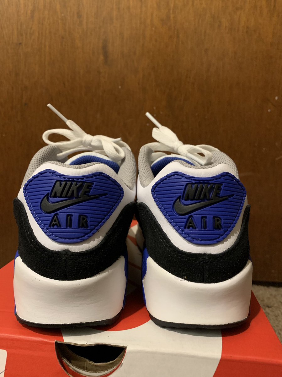StreetWise_CC's tweet photo. Air Max 90 Recraft Royal 

Size: 5Y/6.5W 

Condition: 9.5/10 

Price: $85 

Worn TWICE lightly https://t.co/9bhABjhmpY