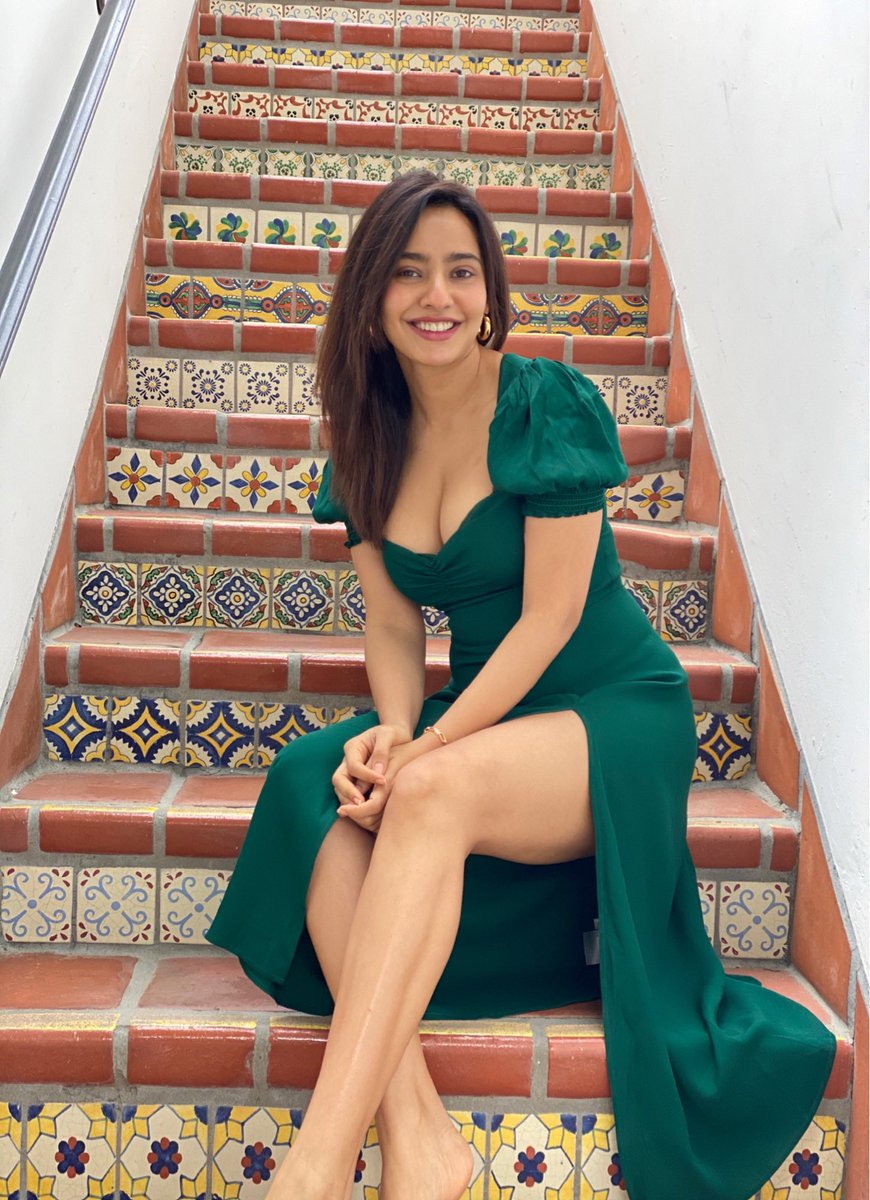 Officialneha's tweet photo. It’s a vibe 🌼💚💫🌈🦦 #nofilterneeded https://t.co/8i7kQpoWkm