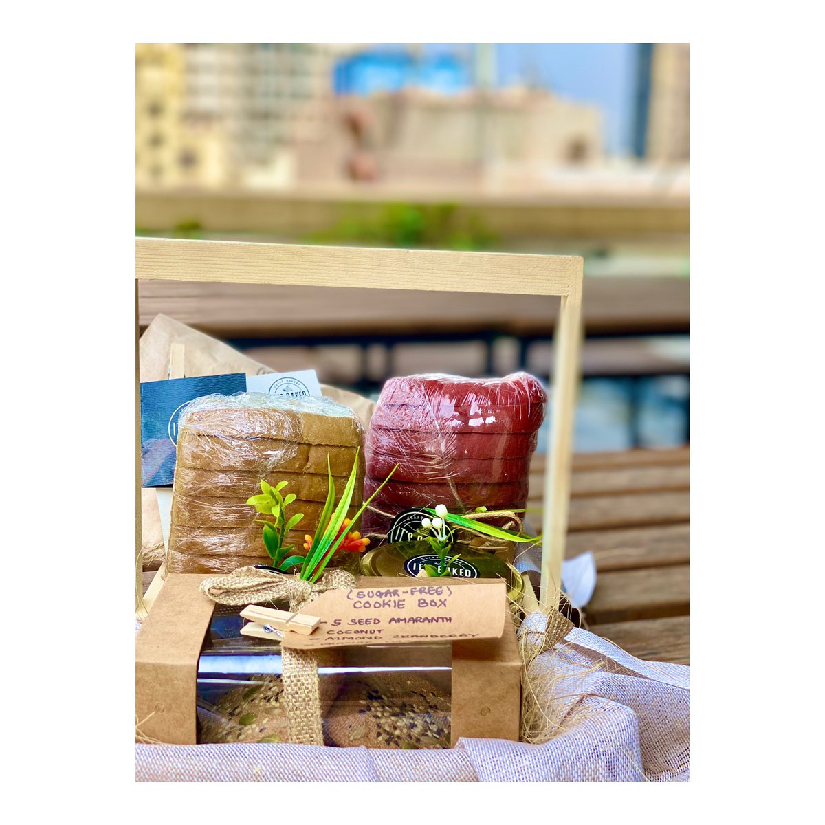 ItsbakedP's tweet photo. Show that you care with our Consciously Baked hamper. 
Let your loved ones munch on guiltlessly this festive season! 

Inbox us to know more.. 
#itsbakedhampers

#gifting #Diwali2021 #handmade #bakery #baked #bakes #HealthyEating #mumbai #pune #fooporn #foodblog #festive #foodie https://t.co/teU1qIxqCF