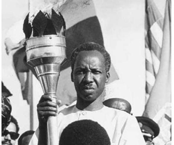 "Tunawasha Mwenge na kuuweka juu ya Mlima Kilimanjaro umulike hata nje ya mipaka ya nchi yetu, ulete tumaini pale ambapo hakuna matumaini, upendo pale ambapo pana chuki, heshima ambapo pamejaa dhaarau." -Mwl. Julius Nyerere

Leo ni kumbukizi ya miaka 22 ya kifo cha kiongozi huyo.